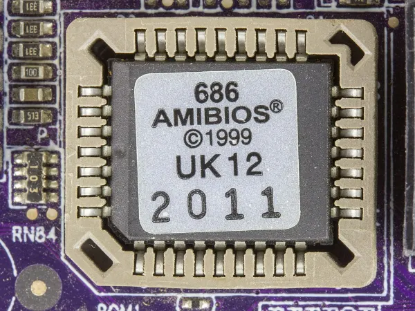 Chip de BIOS en una placa madre