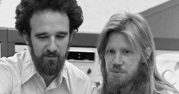 Whitfield Diffie y Martin Hellman